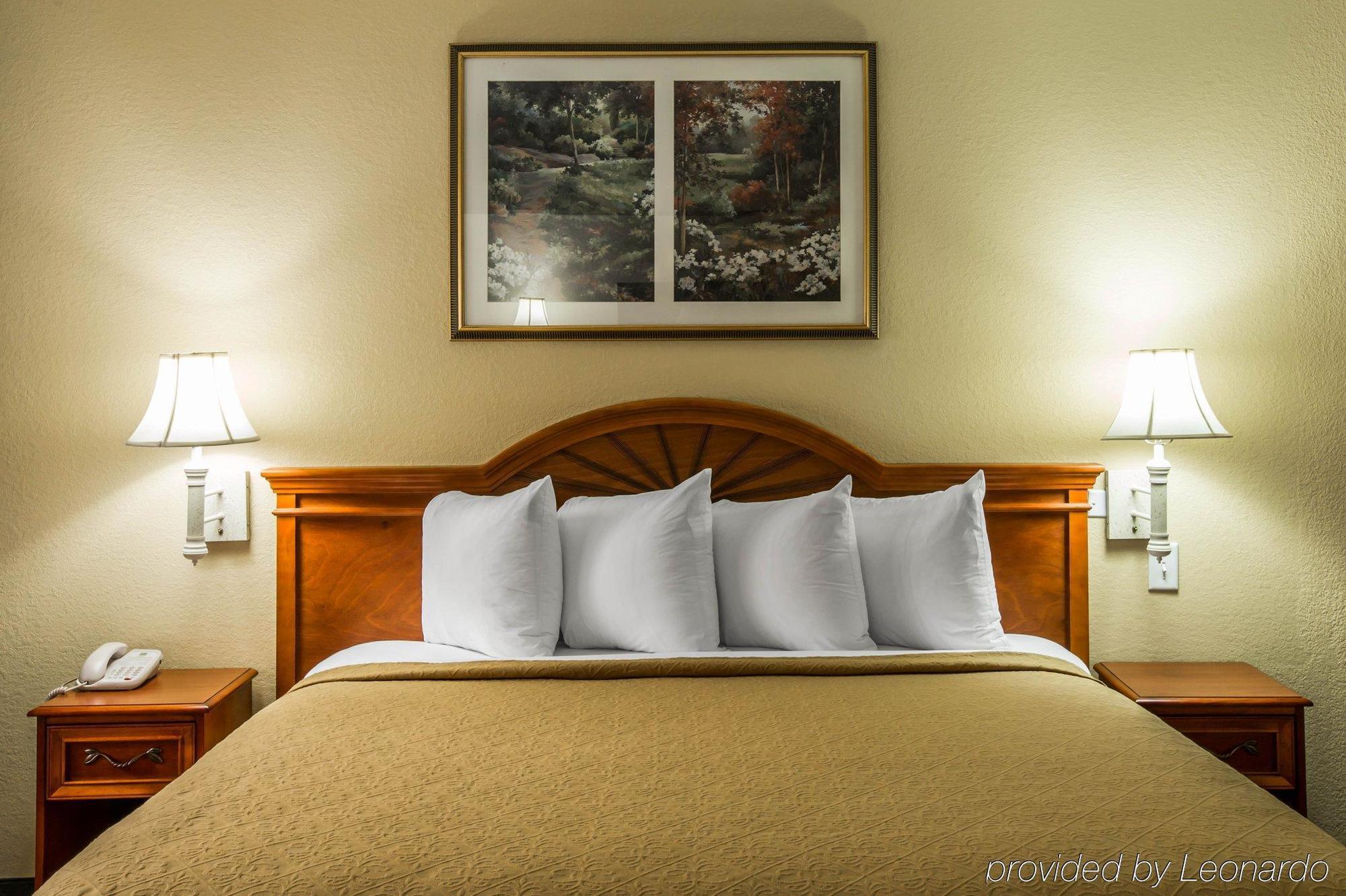 Quality Inn & Suites Biltmore East Asheville Extérieur photo