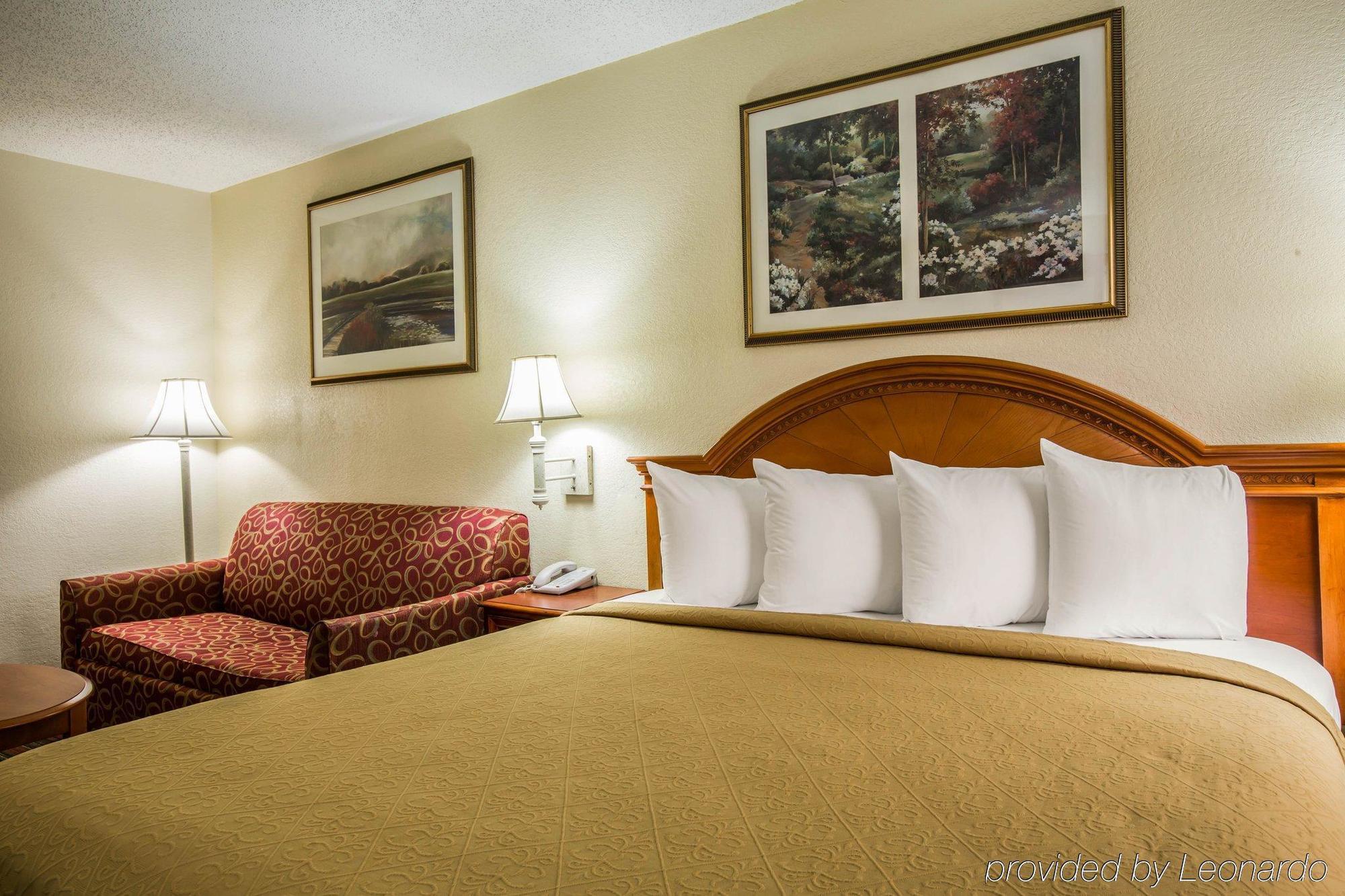 Quality Inn & Suites Biltmore East Asheville Extérieur photo