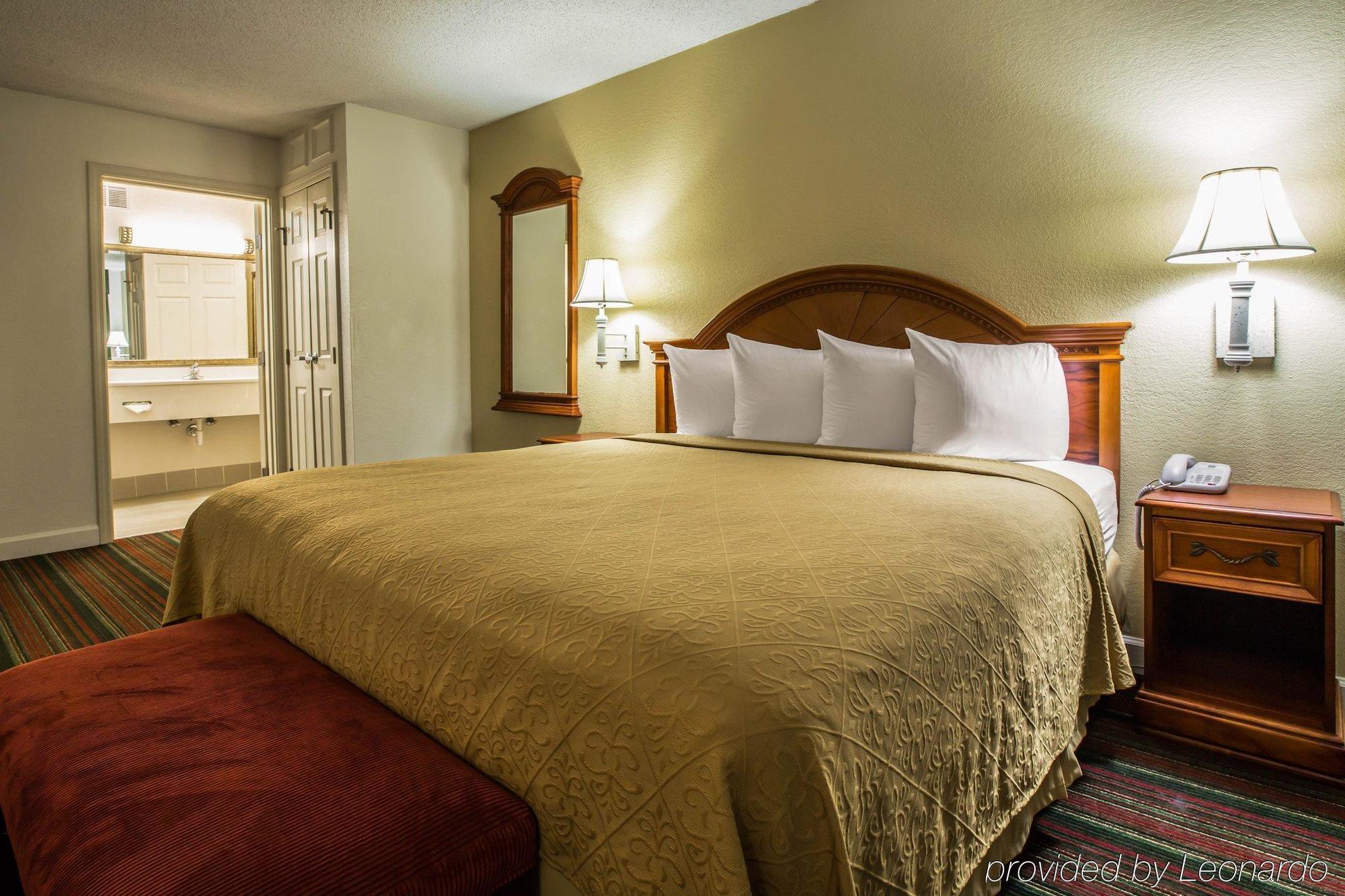 Quality Inn & Suites Biltmore East Asheville Extérieur photo