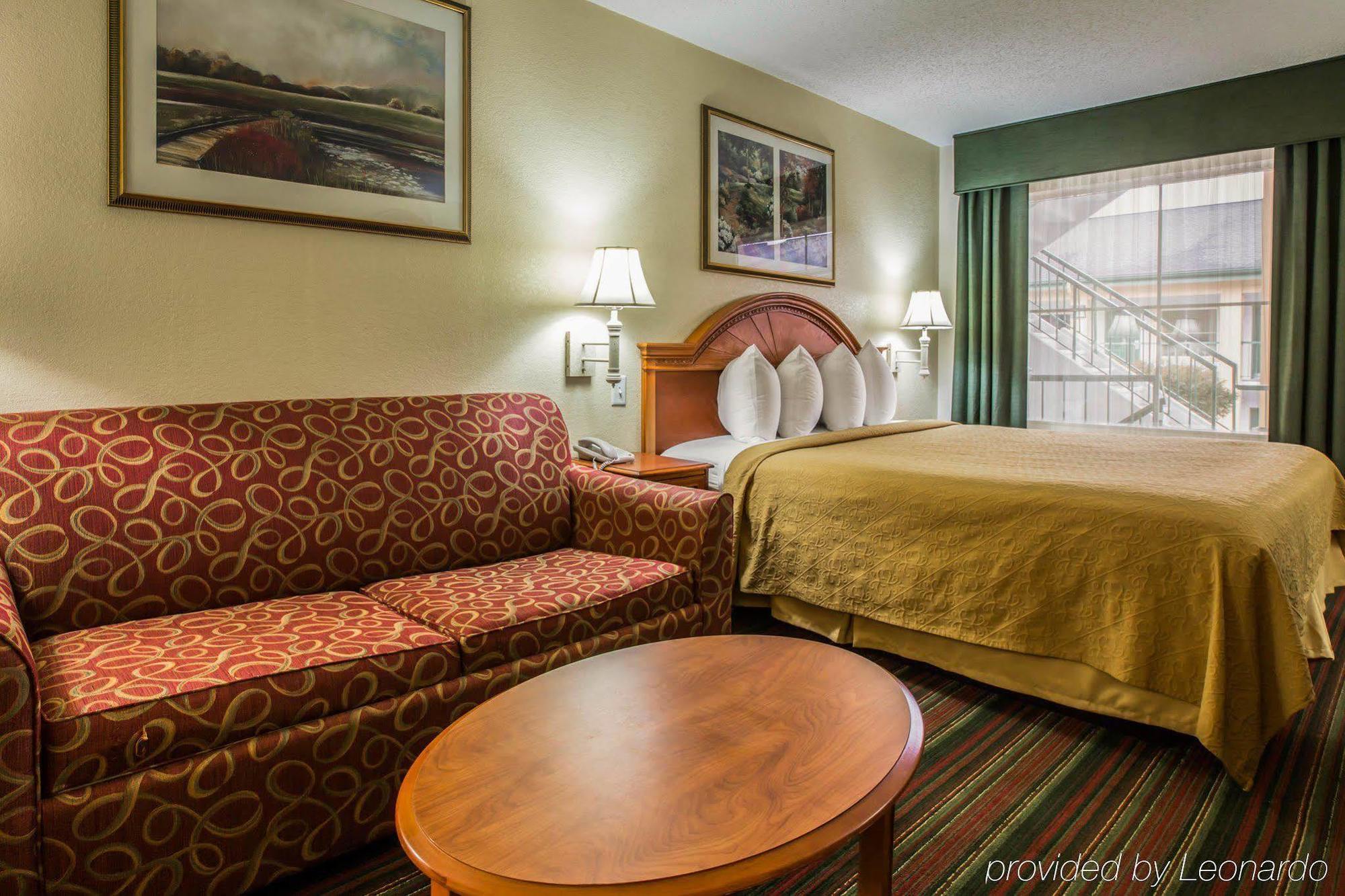 Quality Inn & Suites Biltmore East Asheville Extérieur photo