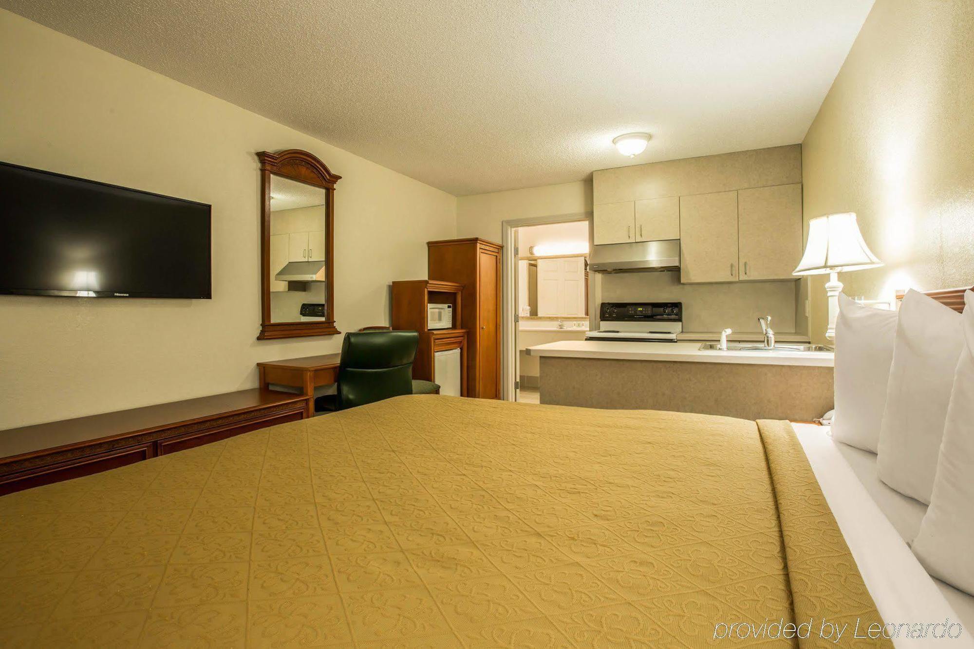 Quality Inn & Suites Biltmore East Asheville Extérieur photo
