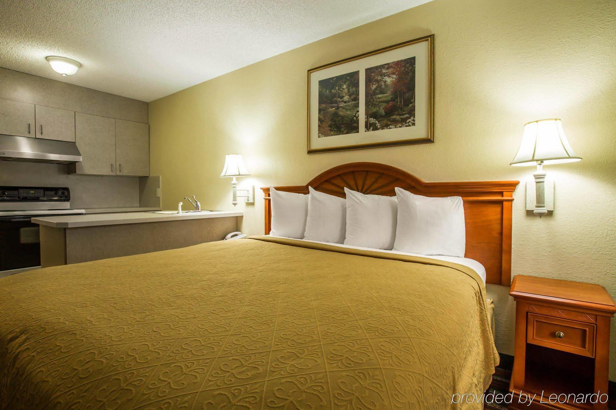Quality Inn & Suites Biltmore East Asheville Extérieur photo