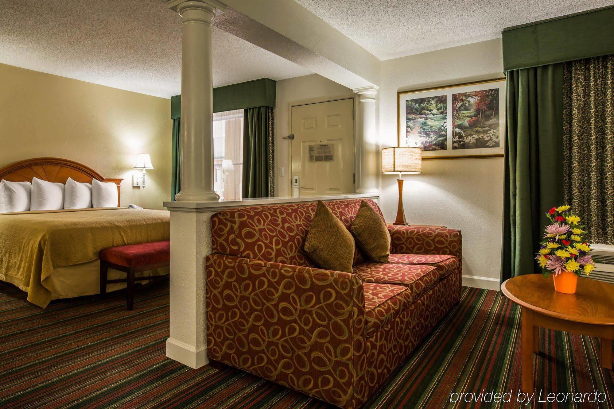 Quality Inn & Suites Biltmore East Asheville Extérieur photo