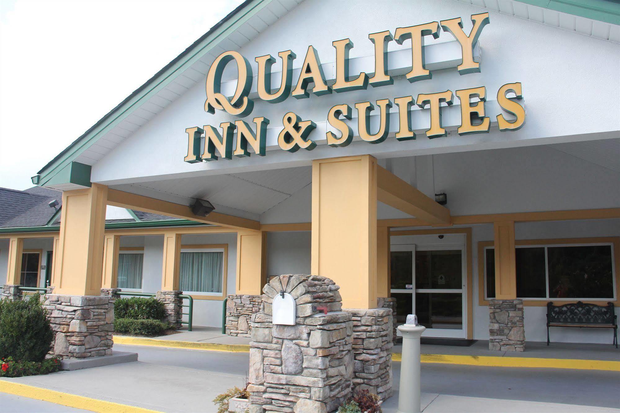 Quality Inn & Suites Biltmore East Asheville Extérieur photo