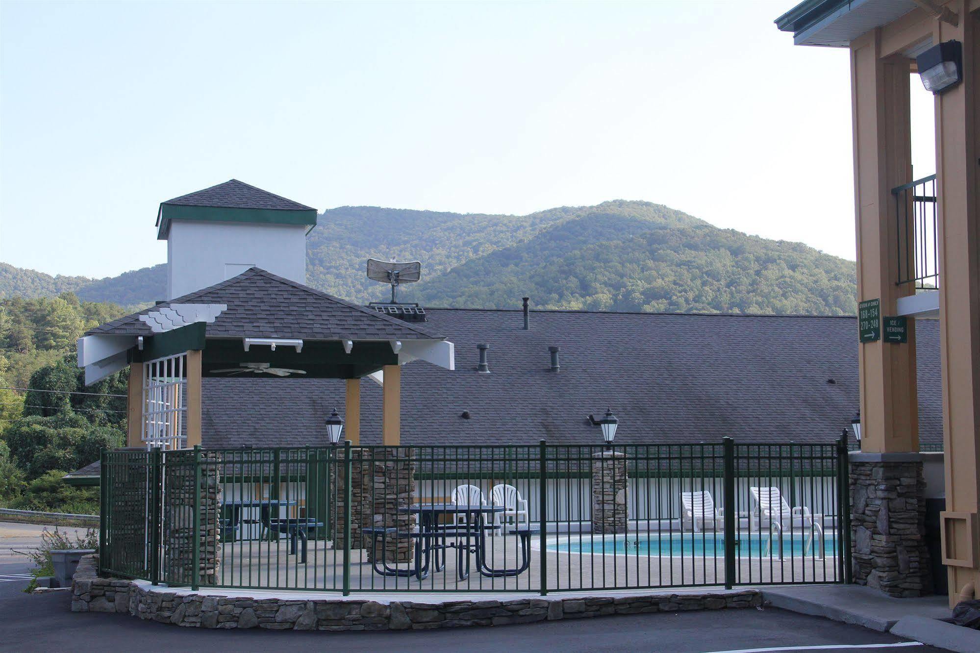 Quality Inn & Suites Biltmore East Asheville Extérieur photo